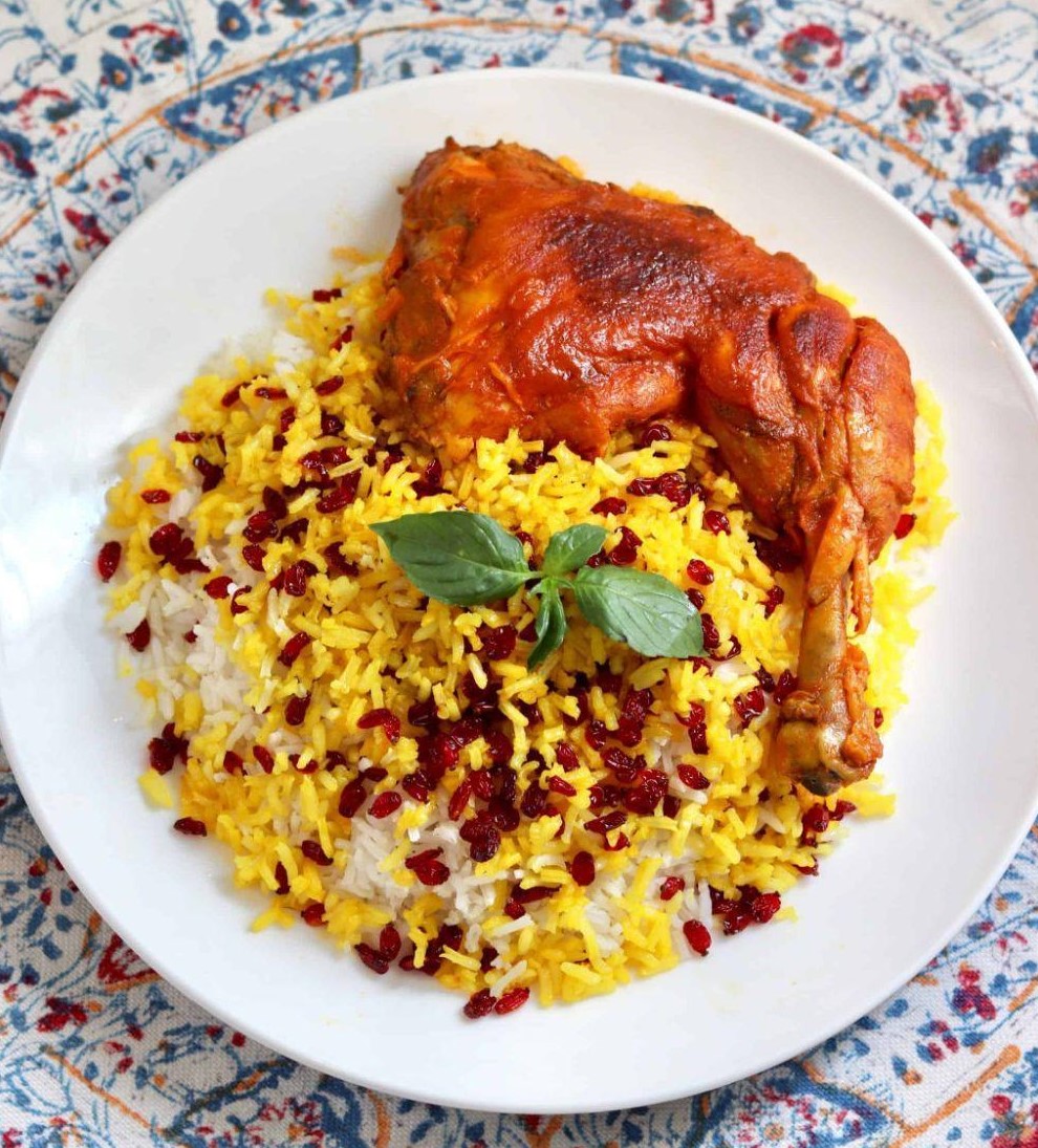 به یک کمک آشپز یا کباب زن نیازمندیم