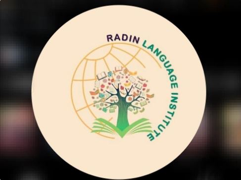 مربی زبان انگلیسی و فرانسه متخصص در کار با کودک