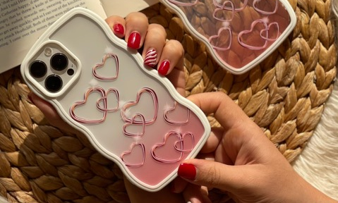 قاب موبایل آیفون سلطان قلب ها صورتی سفید